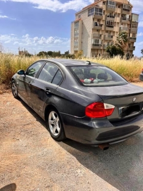 BMW E90 318 2006 — 2