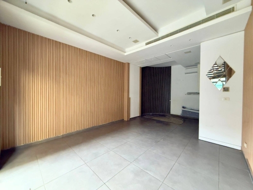 40 SQM Shop For Rent in Achrafieh, Carré D'or — 2