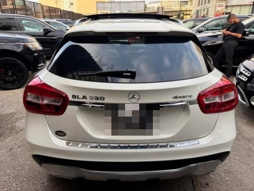 Mercedes GLA250 2018 4matic — 5