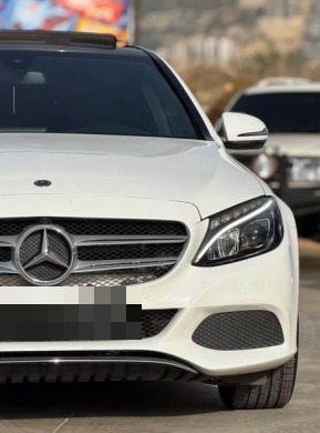 Mercedes-Benz C300 2018 — 3