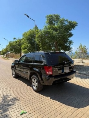 Jeep Cherokee Laredo 2006 V8 — 2