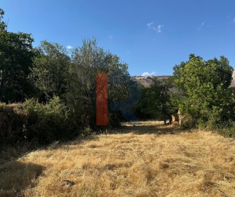 R9-4028 1,416m² Mountain Land for Sale in Mghayri Jroud Jbeil with Utilities — 2