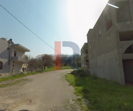 R9-4027 1,060m² Residential Land with Old House in Rachiine Zgharta | With Utilities — 2