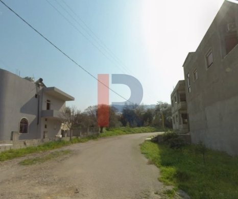 R9-4027 1,060m² Residential Land with Old House in Rachiine Zgharta | With Utilities — 4