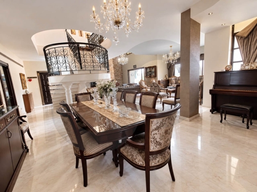 Spacious Duplex For Sale/Well-maintained/Beautiful… — 3