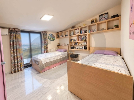 Spacious Duplex For Sale/Well-maintained/Beautiful… — 9