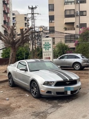 Ford Mustang 2010 V6 — 3