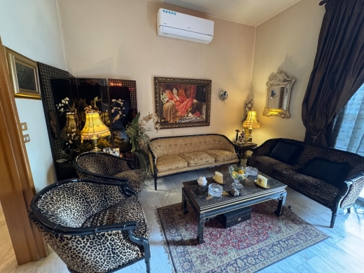 4-Bedroom Apartment For Sale in Manara, Ras Beirut