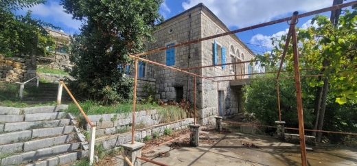 Traditional Old House With Spacious Garden For Sale in Ghbale, Kesrouane — 4
