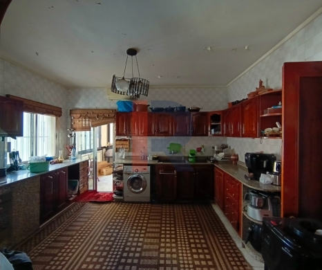 R9-4042 Grand 370m² Luxury Apartment for Sale on Miten Street Tripoli | Near Masjid El … — 5
