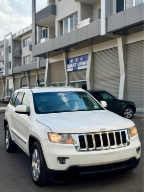 Jeep Grand Cherokee Laredo 2011 — 2