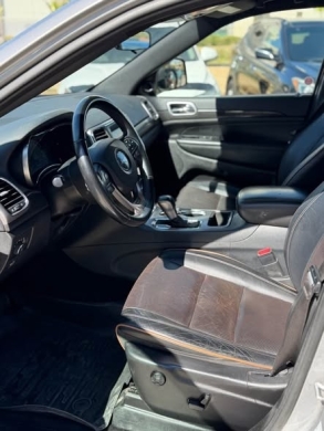 2018 Jeep Grand Cherokee — 5