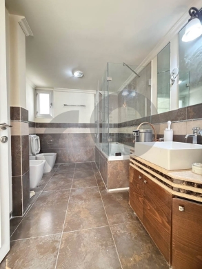 spacious/generous interiors/prime address/Achrafieh ,BEIRUT/الأشرفية /REF#RE141872 — 7