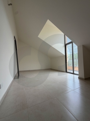 High-End Finished Duplex for Sale/Easy Access/Ready to Move… — 5