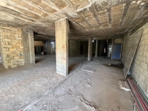 Hot Deal! Warehouse For Sale in Prime Location in Baabdat