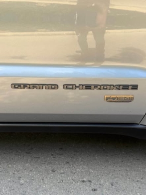 Jeep Cherokee 2017 Anniversary 4x4 — 5