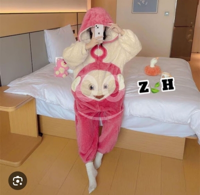 بجامة قطعة واحدة على شكل سمكة القرش مريحة | Cozy Shark One-Piece Pajama Onesie for Women — 8