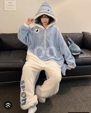 الملابس، الأحذية والزينة في أبو سمرا - بجامة قطعة واحدة على شكل سمكة القرش مريحة | Cozy Shark One-Piece Pajama Onesie for Women
