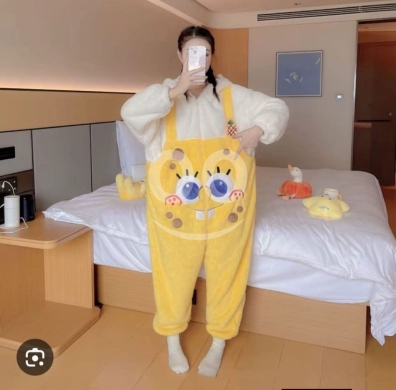 بجامة قطعة واحدة على شكل سمكة القرش مريحة | Cozy Shark One-Piece Pajama Onesie for Women — 2