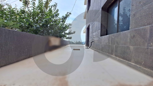 YOUR PRIVATE SANCTUARY IN AARAIYA,BAABDA/عاريا/HUGE PRIVATE TERRACE/VIEWS/REF#EJ141950 ! — 2