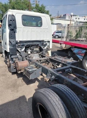 Isuzu 2000 — 3