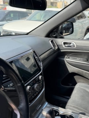 2020 Jeep Grand Cherokee Altitude — 5