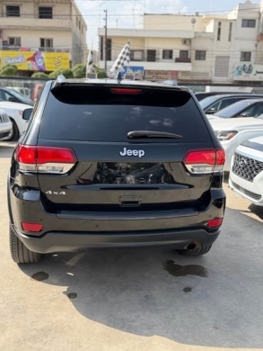2020 Jeep Grand Cherokee Altitude — 3