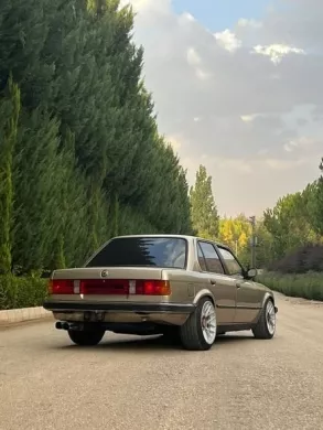 BMW E30 1984