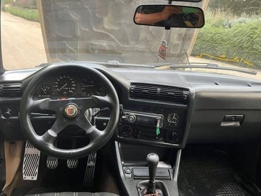BMW E30 1984 — 4