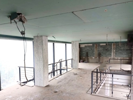 280 SQM Shop For Sale in Khalde