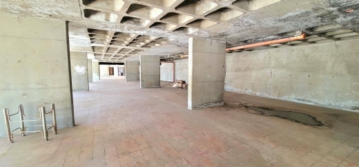A 1,092 SQM Showroom For Sale in Ajaltoun — 3