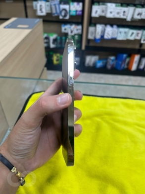 آيفون 14 بروماكس سعة 1 تيرابايت بحالة ممتازة مع كسر بسيط على الظهر | iPhone 14 Pro Max — 4