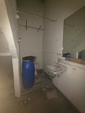 Shop for rent in Bourj Hammoud — 2