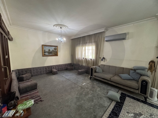 Luxurious Apartment for sale/Well Maintained Building/Hot… — 2