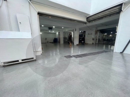 Ware house for Sale/Needs Renovation/Easy access/SIOUFI-BEIRUT/سيوفي/REFHJ142044 — 2