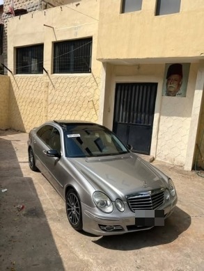 Mercedes-Benz 2006 Car with Panoramic Roof — 3