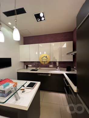 شقة مفروشة بالكامل للإيجار | Fully Furnished 1-BR Apartment For Sale — 4