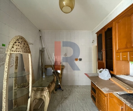 R9-4049 200m² 3-Bedroom Apartment for Sale in Maarad Tripoli
