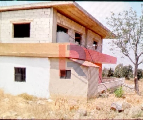 R9-4051 2,250m² Land with 2-Story Building for Sale in El Noura Akkar
