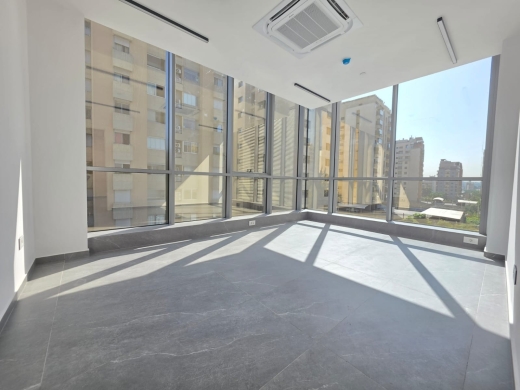 A 107 SQM Office For Rent in Horsh Tabet