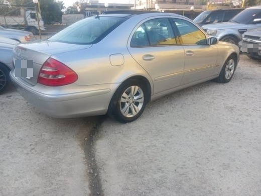Mercedes-Benz 211 2003 240 — 4
