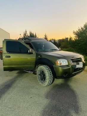 Nissan Frontier Pickup 2001