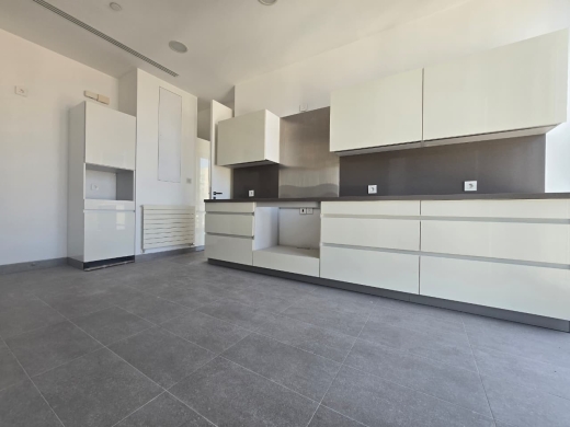Premium Apartment with Panoramic View For Sale in Achrafieh, Sodeco — 7