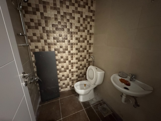 Unfurnished 3-Bedroom Apartment For Sale in Hamra, Ras Beirut — 17
