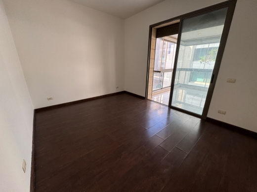 Unfurnished 3-Bedroom Apartment For Sale in Hamra, Ras Beirut — 11