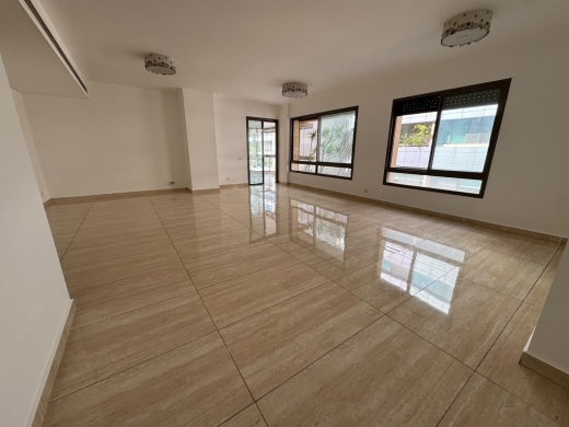 Unfurnished 3-Bedroom Apartment For Sale in Hamra, Ras Beirut