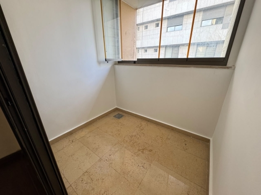 Unfurnished 3-Bedroom Apartment For Sale in Hamra, Ras Beirut — 20