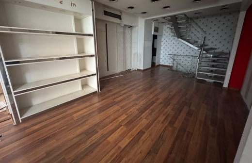 3-Level Shop For Rent in Hamra, Ras Beirut