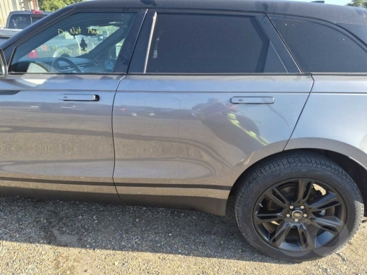Range Rover Velar 2020 S Clean Carfax | رينج روفر فيلار 2020 بحالة ممتازة — 7