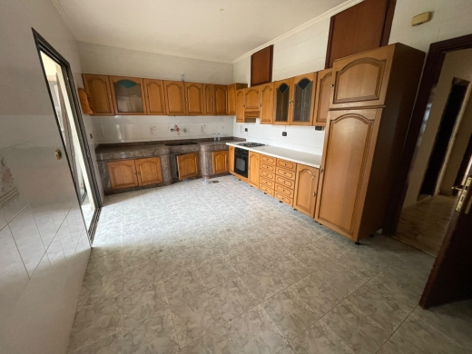 Spacious Apartment With Sea View For Sale in Dawhit El Hoss — 6